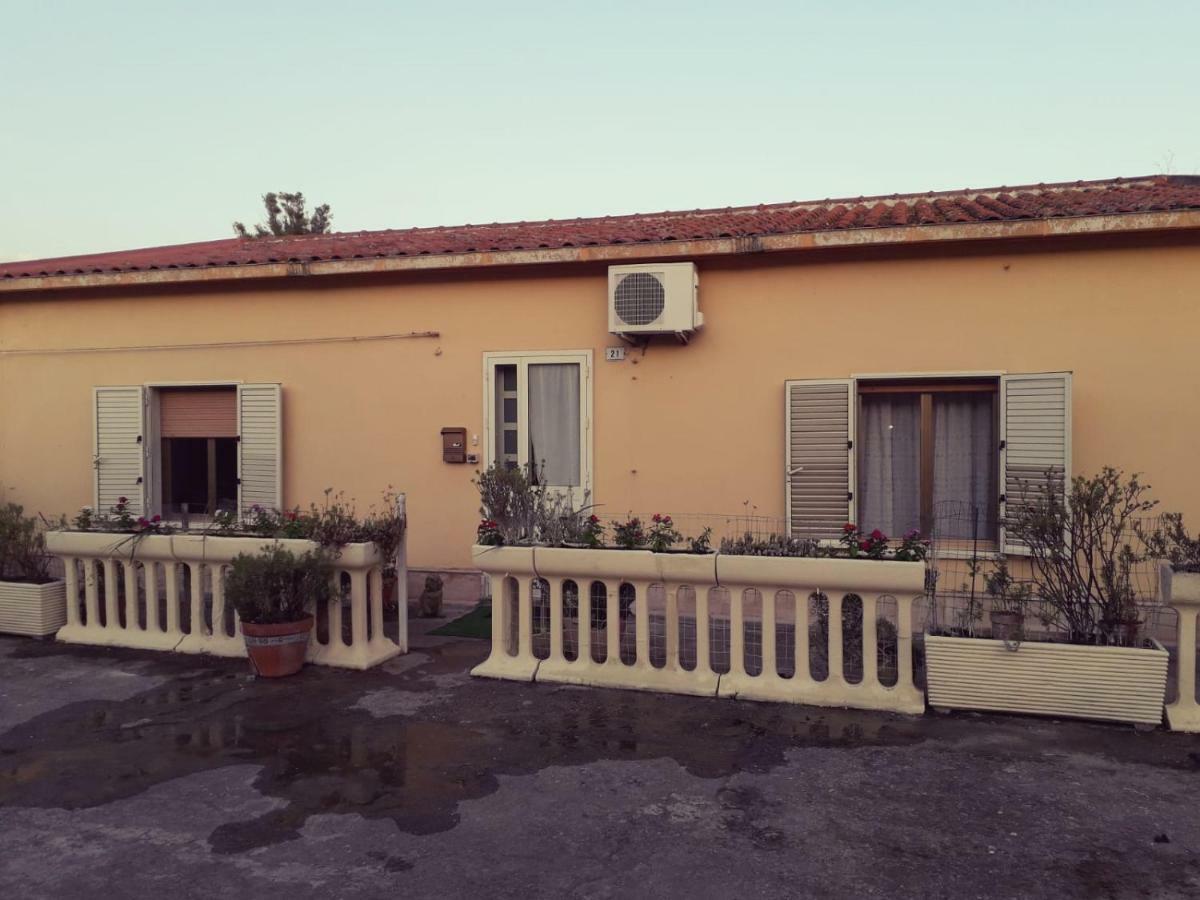 Villa Sa Domu Antiga Solarussa Exterior foto
